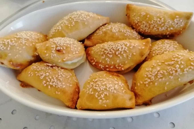 מתכון קל לבורקיטס רכים ונימוחים מבצק פריך בכלום עבודה (בהבטחה!!!)